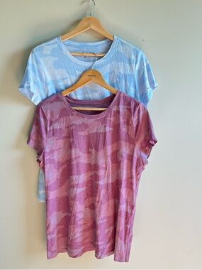 Athleta Set Of 2 Top Organic Daily Camo Crew T Shirt Short Sleeve Purple Large